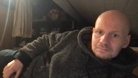 Snapshot of zolexthomas chatting on 02/25/25, 05:58 zolexthomas online show from 02/25/25, 05:58