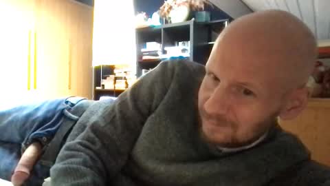 Snapshot of zolexthomas chatting on 10/13/25, 02:17 zolexthomas online show from 10/13/25, 02:17