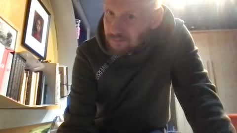 Snapshot of zolexthomas chatting on 11/14/25, 03:11 zolexthomas online show from 11/14/25, 03:11