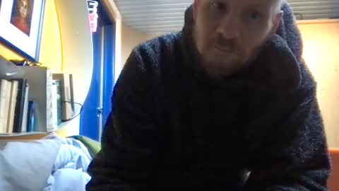 Snapshot of zolexthomas chatting on 11/17/25, 01:06 zolexthomas online show from 11/17/25, 01:06