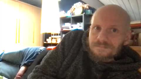 Snapshot of zolexthomas chatting on 11/25/25, 12:16 zolexthomas online show from 11/25/25, 12:16