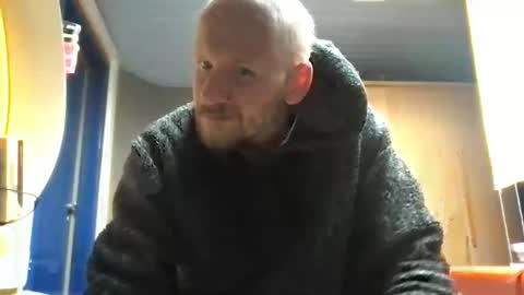 Snapshot of zolexthomas chatting on 02/09/26, 02:10 zolexthomas online show from 02/09/26, 02:10