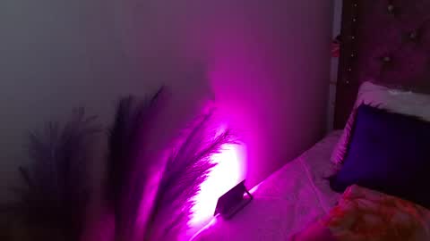 Sam Make me wet please  online show from 04/15/26, 09:15