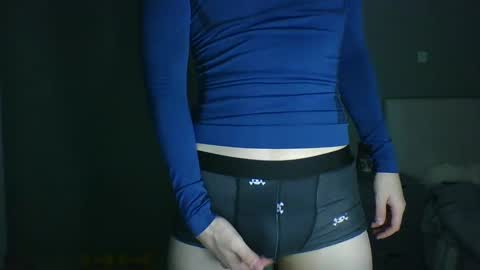 Snapshot of zombieboi111 chatting on 12/21/24, 01:10 you can call me Angel online show from 12/21/24, 01:10