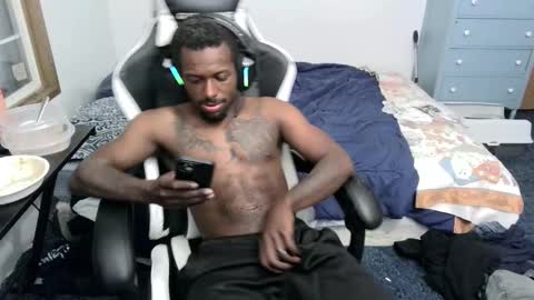 Snapshot of zoneingout chatting on 02/27/25, 01:59 zoneingout online show from 02/27/25, 01:59