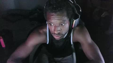 Snapshot of zoneingout chatting on 11/12/25, 04:46 zoneingout online show from 11/12/25, 04:46