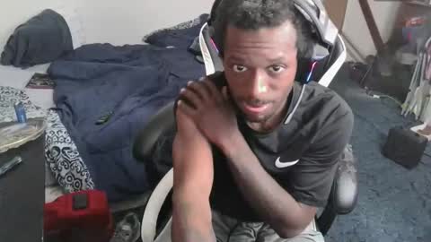 Snapshot of zoneingout chatting on 03/03/26, 04:18 zoneingout online show from 03/03/26, 04:18