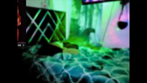 Zoee  online show from 02/04/26, 11:09