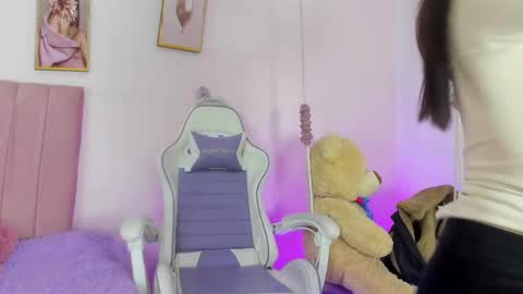 Zoe online show from 04/15/26, 12:12