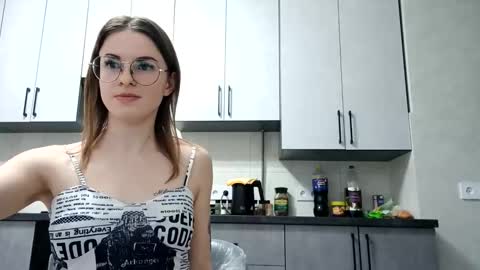 zoriana20 online show from 12/02/25, 07:53