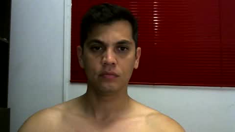 zoro_00 online show from 11/12/25, 12:33