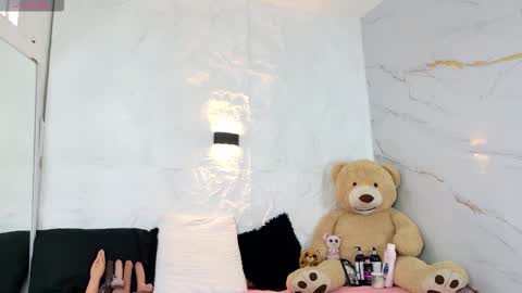 Violeta online show from 10/23/25, 12:04