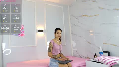 Snapshot of zorravioleta chatting on 04/20/26, 12:19 Violeta online show from 04/20/26, 12:19