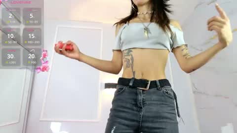 Snapshot of zorravioleta chatting on 04/24/26, 11:45 Violeta online show from 04/24/26, 11:45
