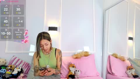Snapshot of zorravioleta chatting on 04/26/26, 12:36 Violeta online show from 04/26/26, 12:36