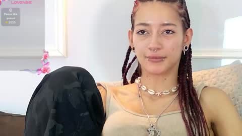 Snapshot of zorravioleta chatting on 05/13/26, 01:30 Violeta online show from 05/13/26, 01:30