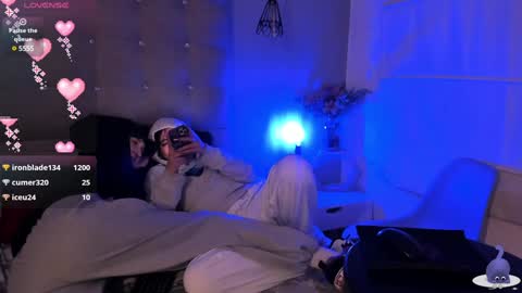 cintya kors online show from 12/10/24, 08:19