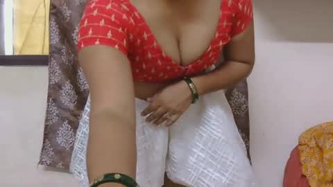 Zoya online show from 06/15/26, 01:46