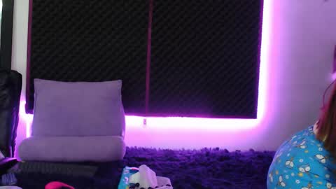 zpzphot online show from 12/04/25, 10:18