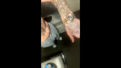 zuez23 online show from 12/22/25, 03:53