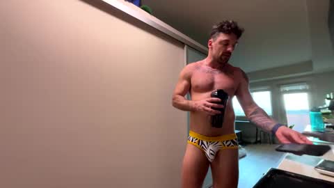 Snapshot of zuko_zen69 chatting on 01/23/25, 12:25 Zuko online show from 01/23/25, 12:25