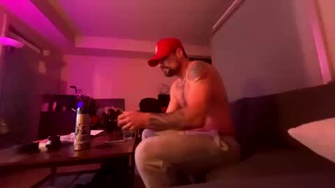 Snapshot of zuko_zen69 chatting on 10/20/25, 01:11 Zuko online show from 10/20/25, 01:11