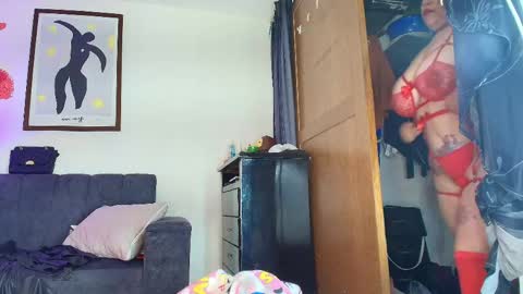 zully_green online show from 04/15/26, 04:19