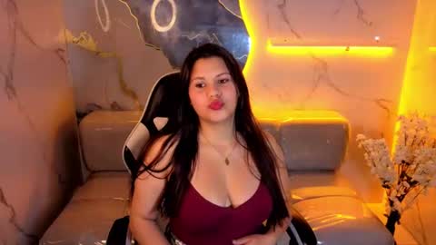 Zuri online show from 08/07/26, 03:14
