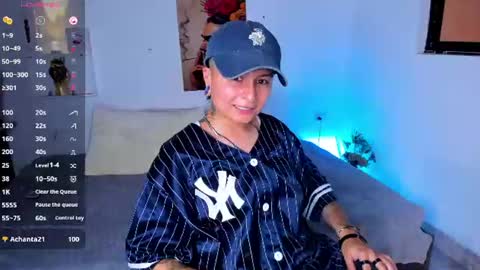 Snapshot of zuryramirez_ chatting on 06/25/26, 11:31 Zury Ramirez online show from 06/25/26, 11:31