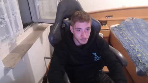 Zuzmoe online show from 11/07/25, 09:26