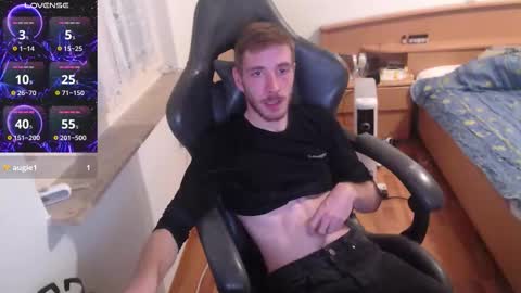 Zuzmoe online show from 11/21/25, 10:19