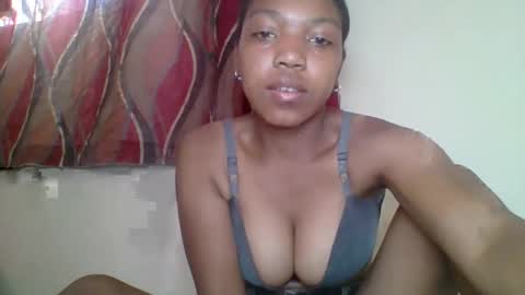zyraelle_01 online show from 04/29/26, 12:42