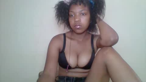 zyraelle_01 online show from 05/05/26, 10:34