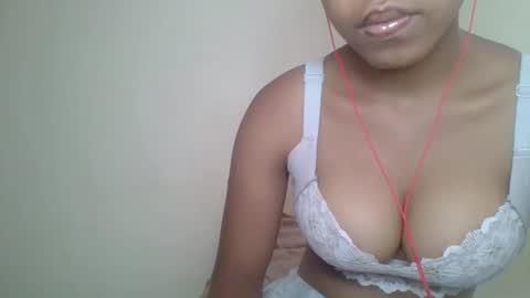 zyraelle_01 online show from 05/22/26, 06:42