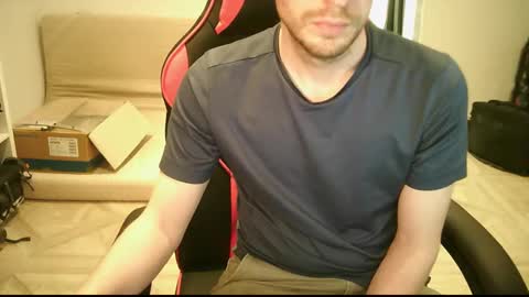 Snapshot of zyriosben chatting on 02/18/25, 03:43 zyriosben online show from 02/18/25, 03:43