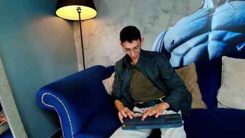 Zyro Nigth online show from 10/28/25, 07:38