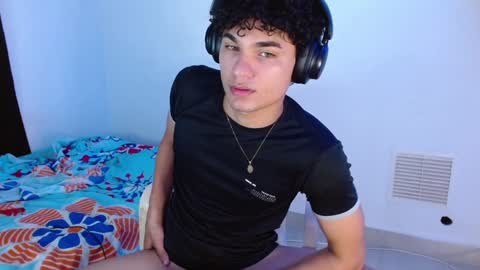 Snapshot of zyrosxk chatting on 01/25/25, 09:36 antonio felipe online show from 01/25/25, 09:36