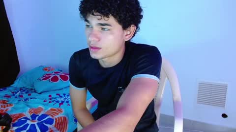 Snapshot of zyrosxk chatting on 01/28/25, 08:36 antonio felipe online show from 01/28/25, 08:36