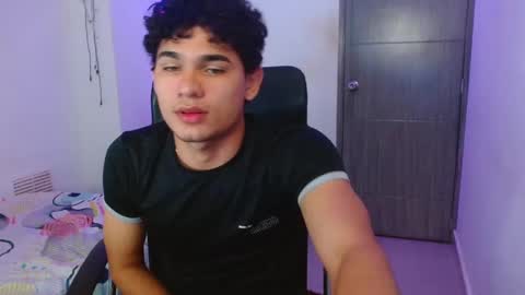 Snapshot of zyrosxk chatting on 02/17/25, 10:07 antonio felipe online show from 02/17/25, 10:07