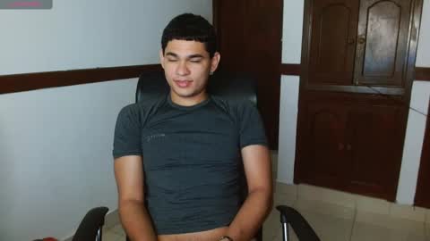 Snapshot of zyrosxk chatting on 09/18/25, 11:23 antonio felipe online show from 09/18/25, 11:23