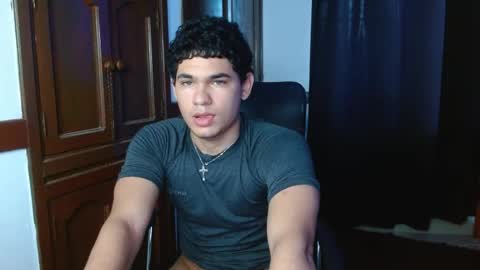 Snapshot of zyrosxk chatting on 11/05/25, 11:10 antonio felipe online show from 11/05/25, 11:10