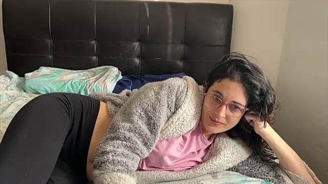 Lunaabbey online show from 02/12/26, 08:53