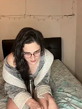 Lunaabbey online show from 04/05/26, 09:45