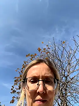 angelmommu online show from 11/08/25, 09:42