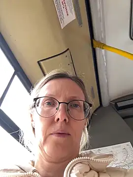 angelmommu online show from 04/18/26, 12:31