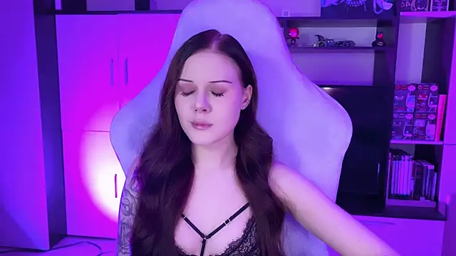 Snapshot of jasminevine chatting on 01/04/25, 04:33 jasminevine online show from 01/04/25, 04:33