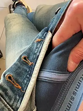 Snapshot of buodiculo chatting on 03/17/25, 04:43 buodiculo online show from 03/17/25, 04:43