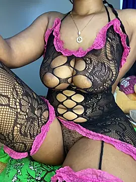 Snapshot of bigbooobs3 chatting on 09/23/25, 09:23 bigbooobs3 online show from 09/23/25, 09:23