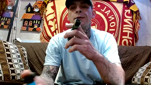 Snapshot of DADDY_KANE8--- chatting on 02/03/25, 08:13 DADDY KANE8--- online show from 02/03/25, 08:13