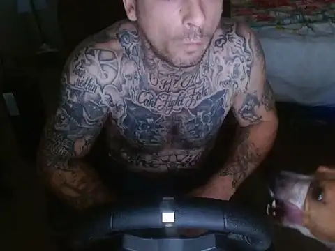 Snapshot of DADDY_KANE8--- chatting on 10/30/25, 08:20 DADDY KANE8--- online show from 10/30/25, 08:20